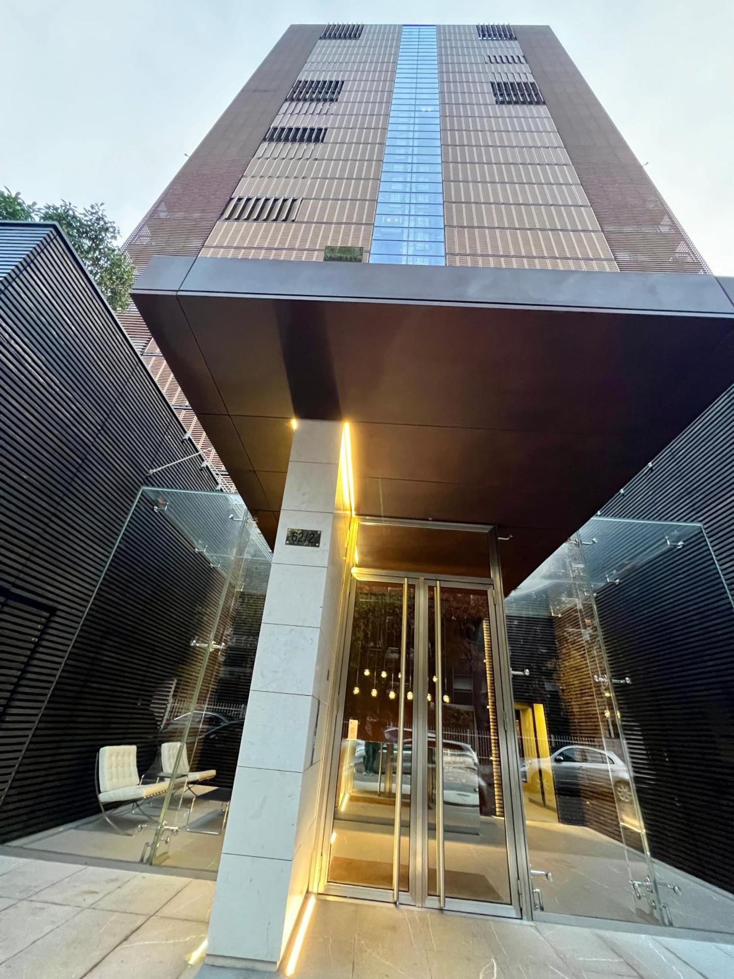 Giax Tower Premium Modern Milanese Flat With Gym Pool View & Box * Milan