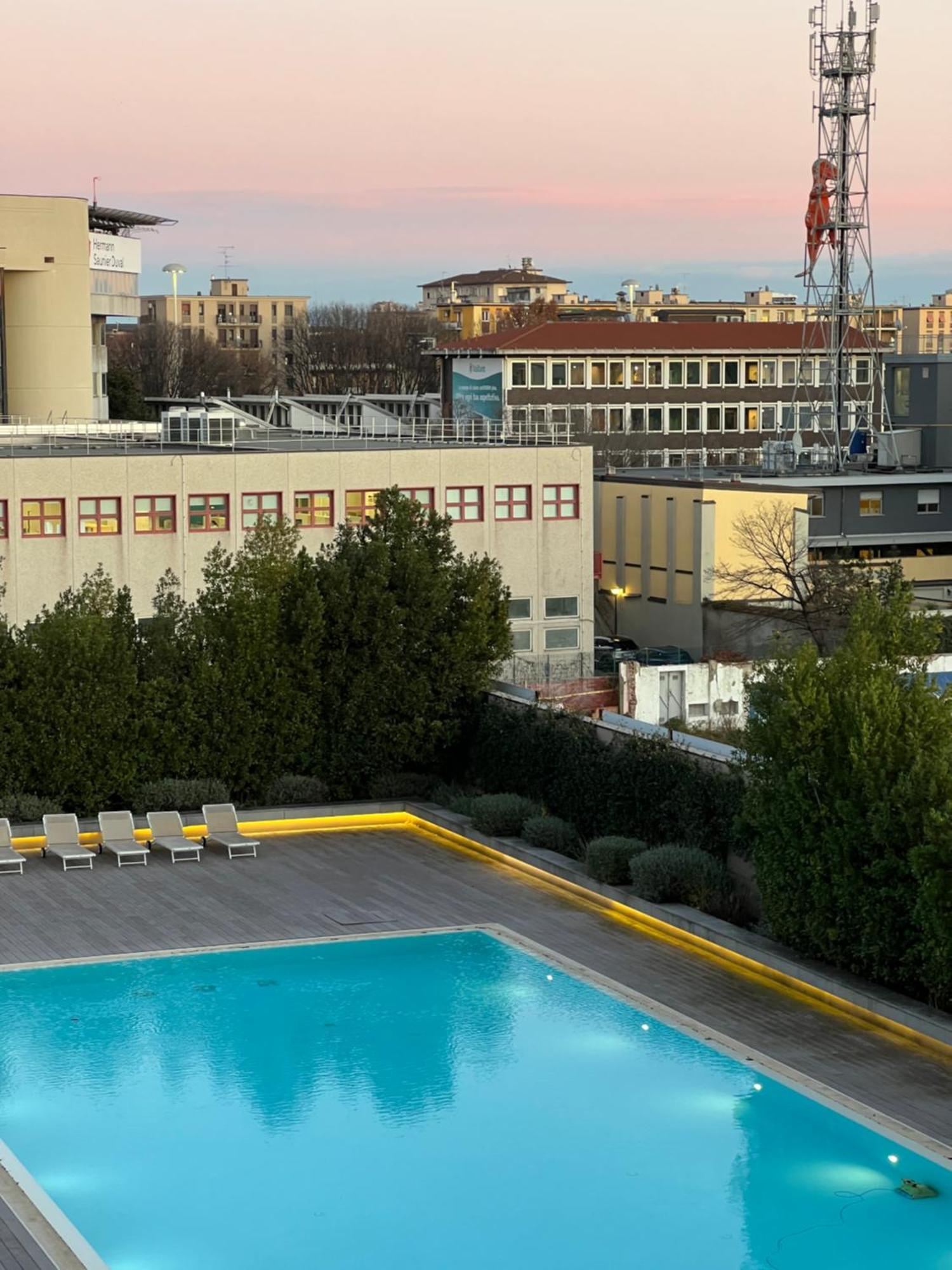Giax Tower Premium Modern Milanese Flat With Gym Pool View & Box Appartement Milan